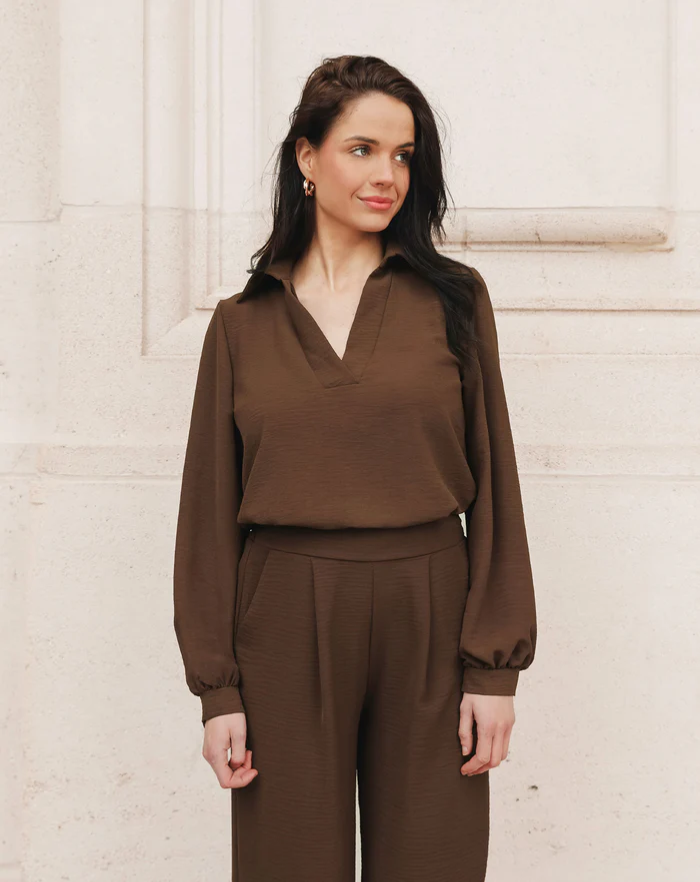 NOLA™ | V-NECK COLLAR TOP BROWN